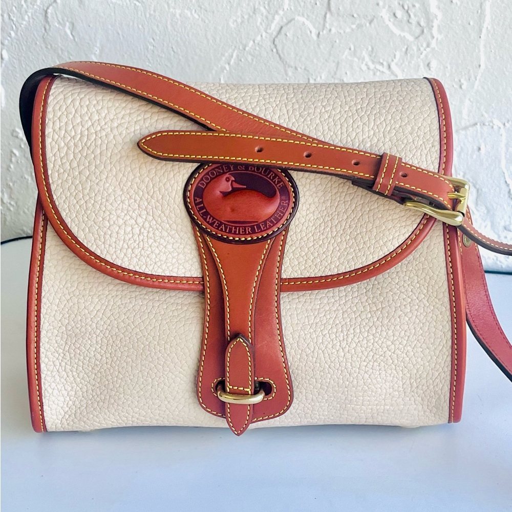 VINTAGE DOONEY AND BOURKE  BEIGE/CREAM ESSEX AWL SHOULDER CROSSBODY BAG TAN TRIM - Picture 2 of 16